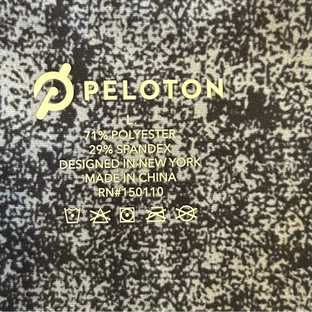 Peloton Cadence Active Workout Capri Leggings Women’s SZ Large in Blue Print - Picture 7 of 7